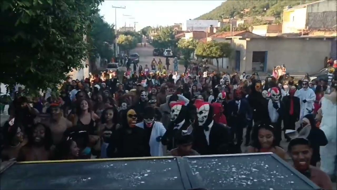 DESFILE DE CARNAVAL 2024 NAS RUAS DE MORPARÁ BA