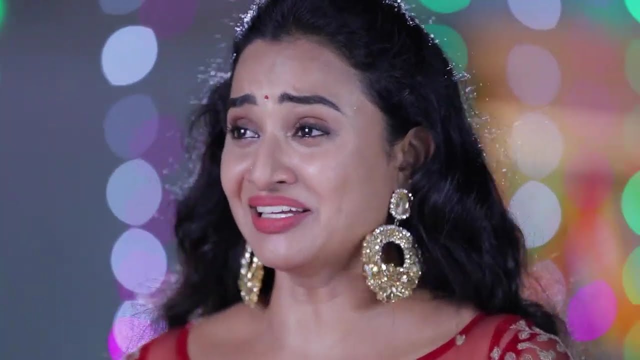 Bharathi Risks Her Life - Idhayam - Full ep 220 - Zee Tamil - 14-May-204