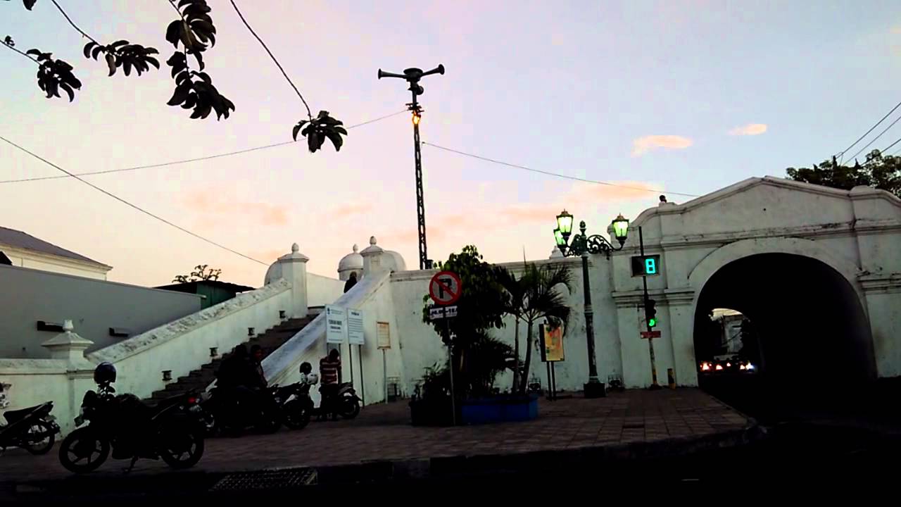 Gauk Plengkung Gading