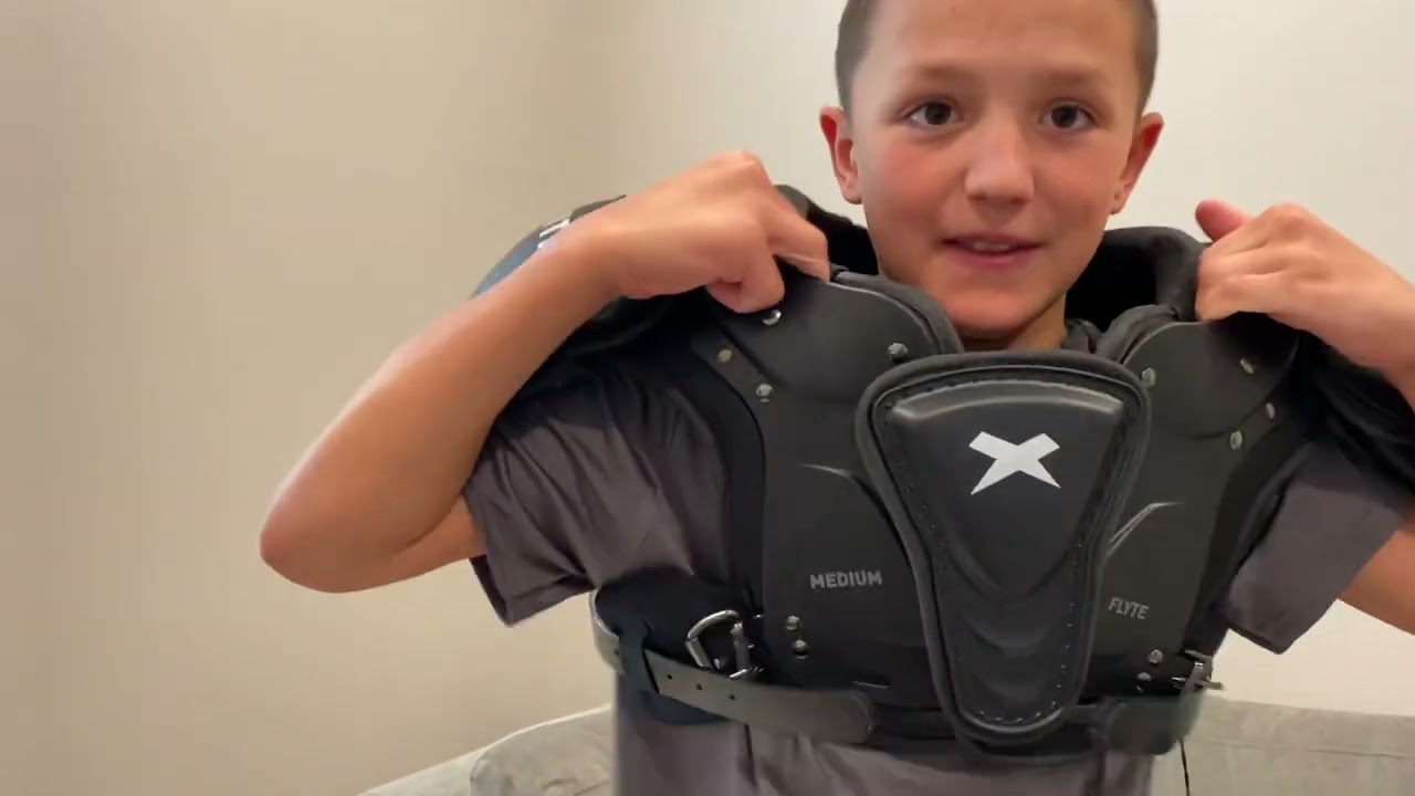 Xenith Flyte vs Fly Youth Shoulder Pads