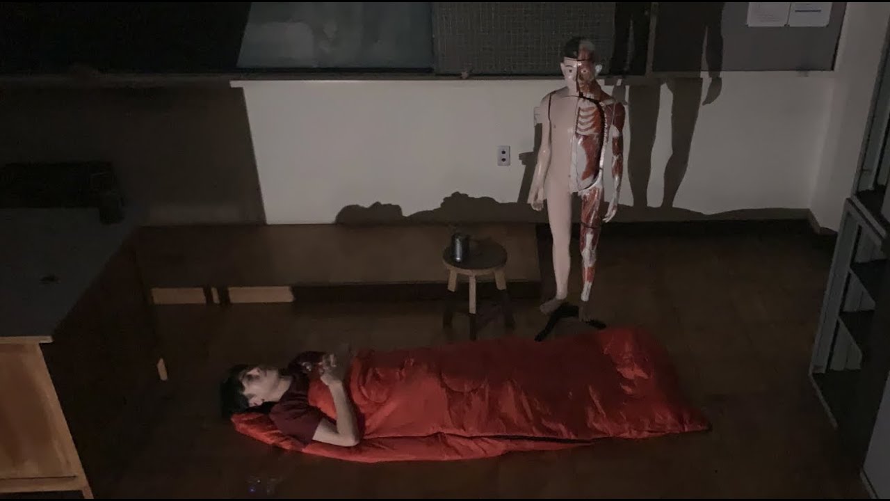 【心霊】出ると噂の廃校に泊まってみた。