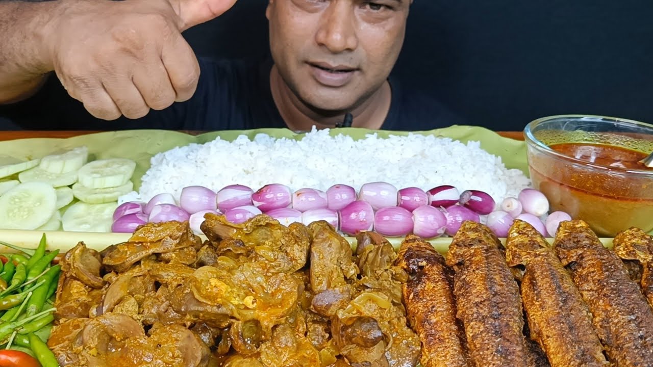 Asmr Eating Spicy Chicken Gizzard and Liver Curry, Nola Fish Fry, Spicy Gravy With Salad & Rice || 😋