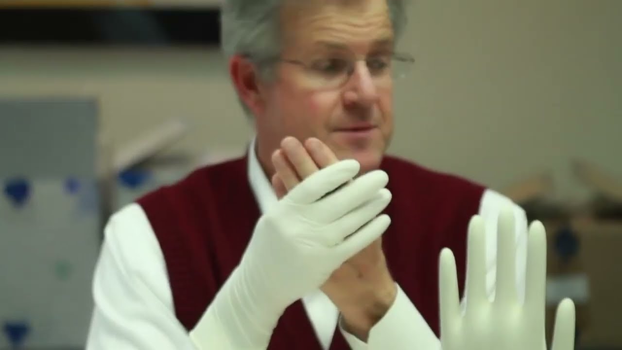Cleanroom Gloves: Which Construction is Best – PVC, Latex, or Nitrile?
