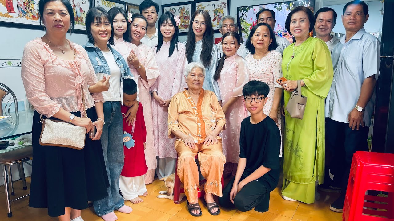 Mùng 1 Tết chúc tết Bà Nội 