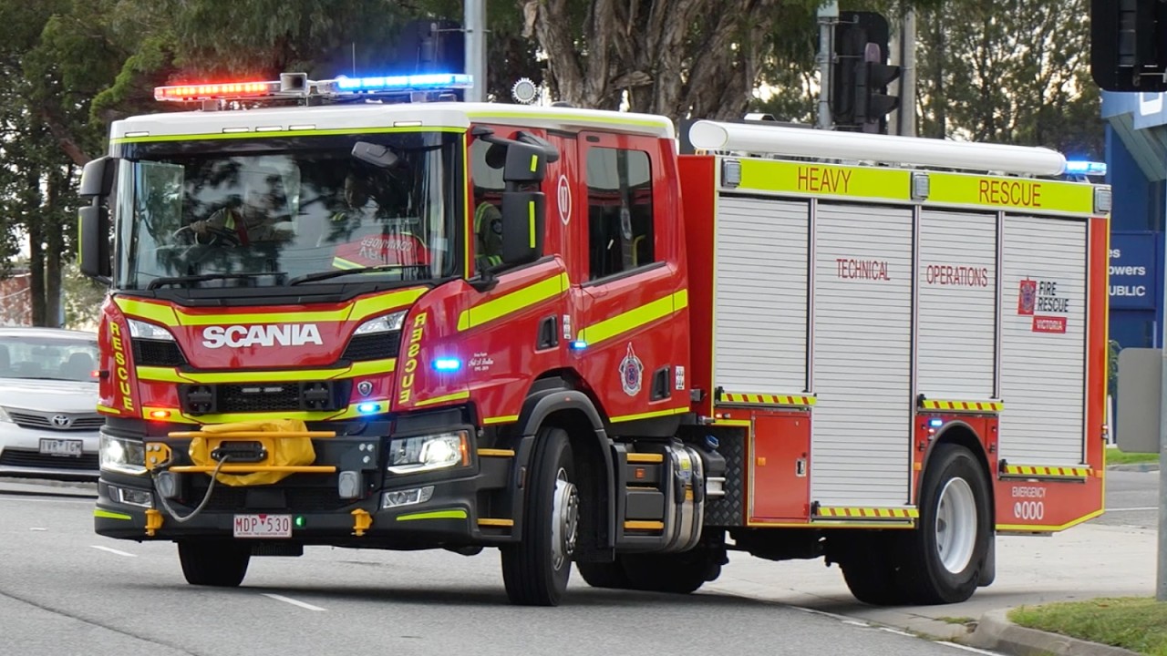 ⁴ᴷ [New Heavy Rescue] - FRV | Rescue 87 + Pumper 87B Turning Out