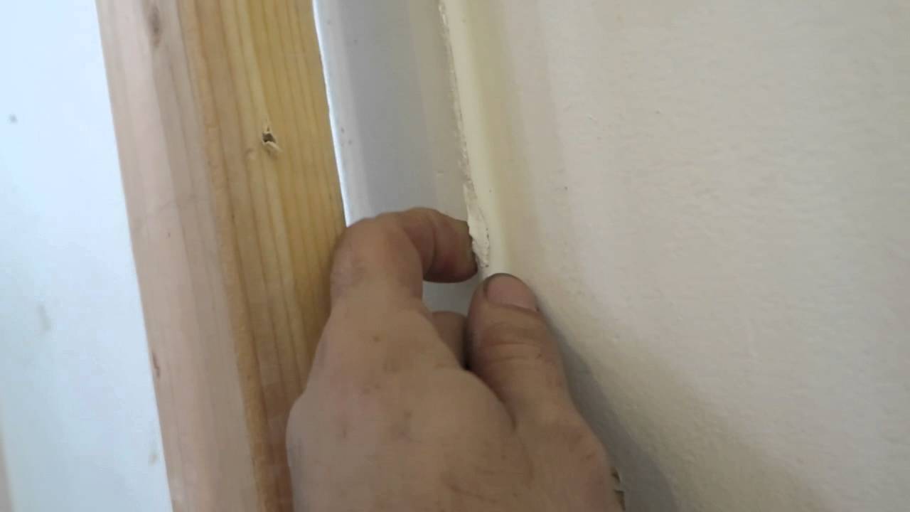 Removing caulk with a Dremel Multi Max oscillating tool
