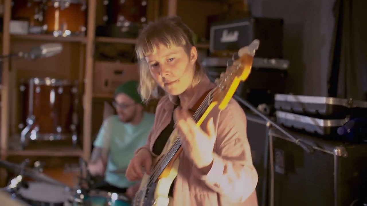 Nichi Mlebom - No Sleep (Resistor Sound Session) #resistorsoundsessions