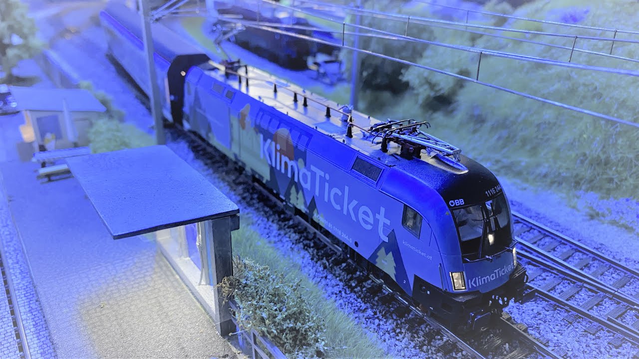 Modelleisenbahn H0 - Fahrvideo Juli 2022 - Eine heiße Nacht!!