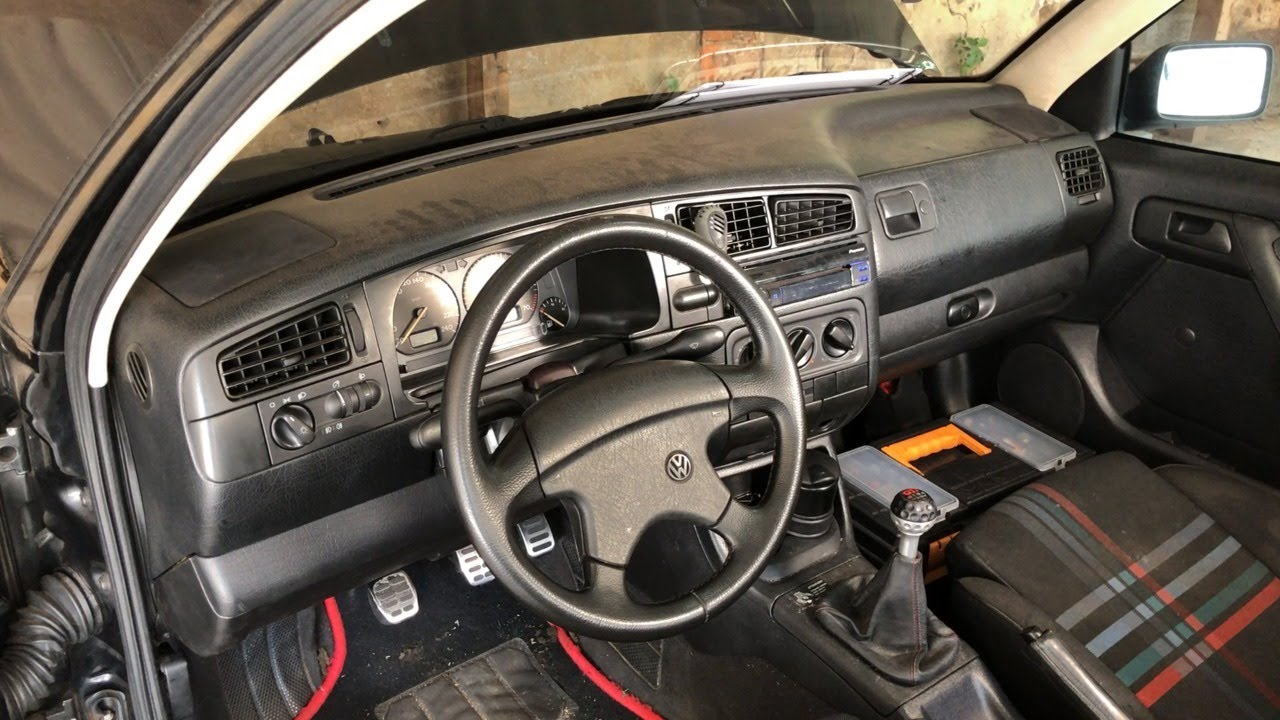 Golf mk3 Como retirar tabelier.  Golf mk3  removing tabelier.