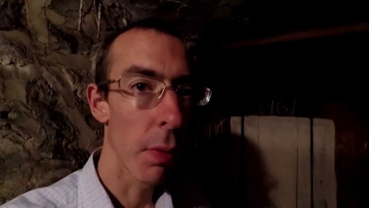 Une cave à Paris- cache à vins