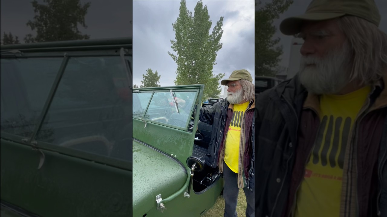 Вид с точки зрения использования ручных стеклоочистителей! Джип Willys 1947 года выпуска.