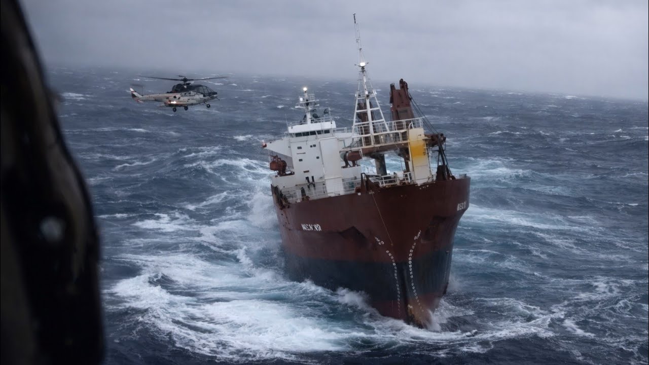 5 cargo ships in stormy weather ⚓ #ship 