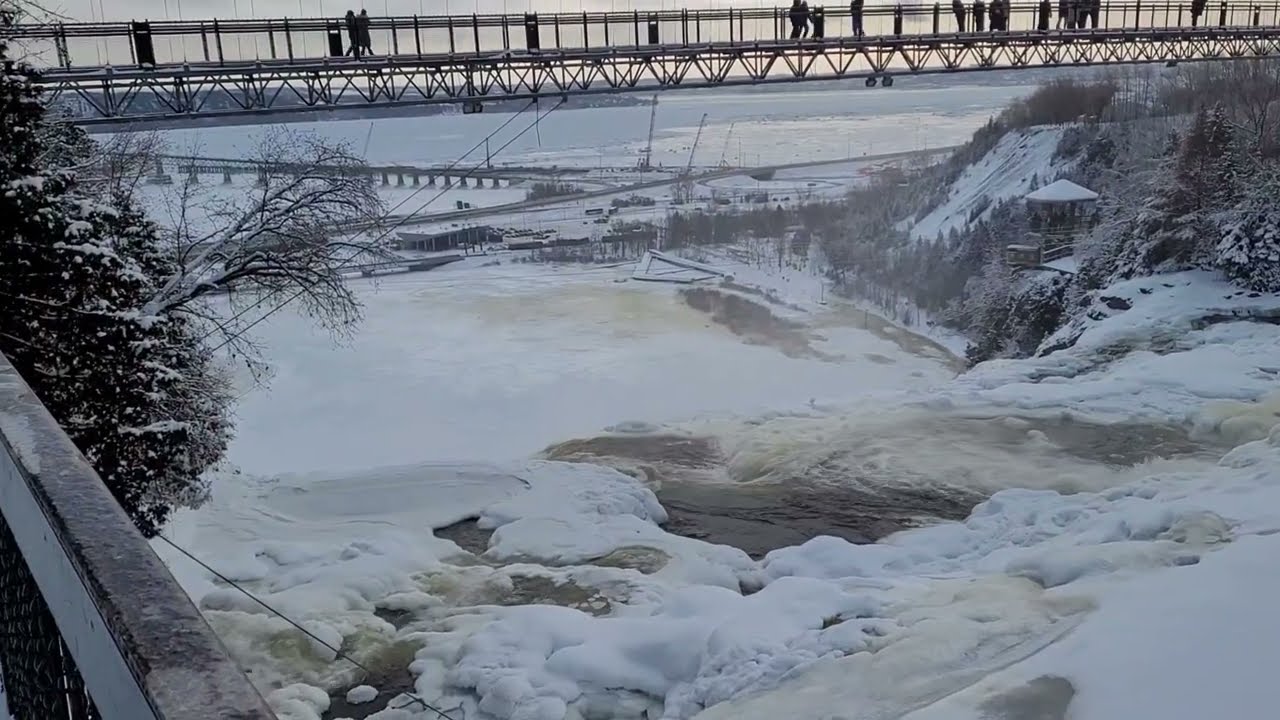 📍 Montmorency Falls, Quebec❄️ Deep winter, natural freezing conditions🎥 Part 2 