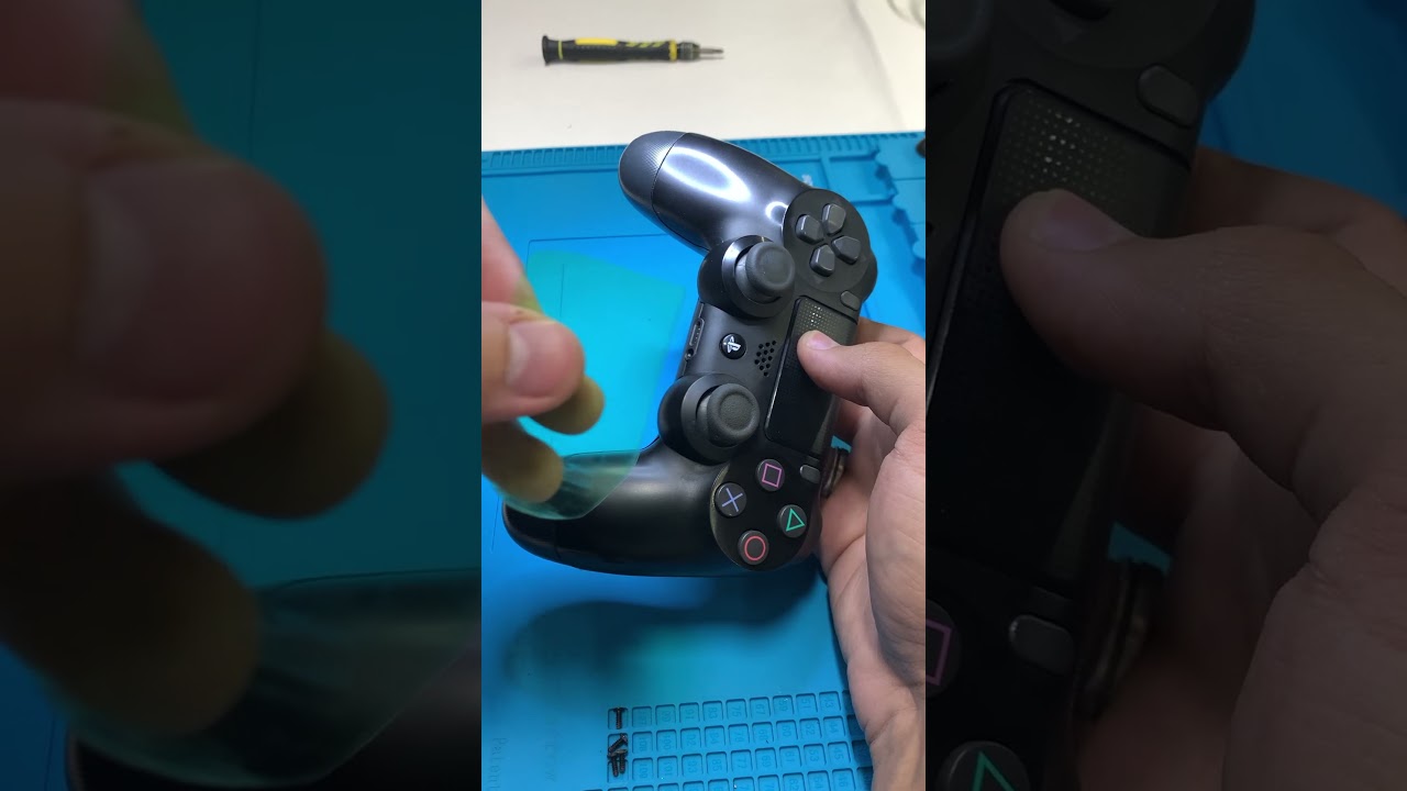Откройте контроллер Playstation 4 с помощью пластиковой бутылки #шорты