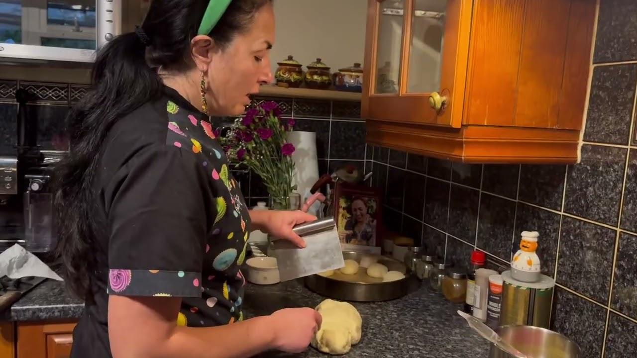 Домашна питка – вкусът, който ни връща у дома