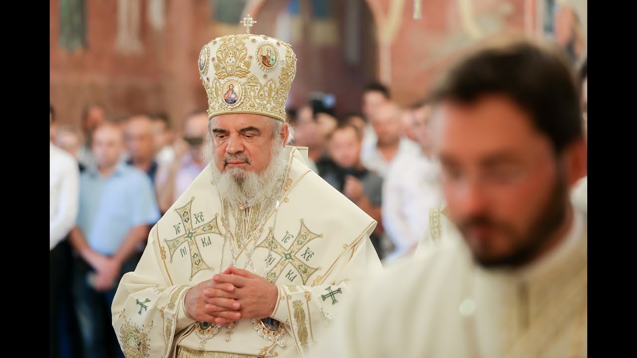 „Femeia gârbovă ne învață smerenia și statornicia în credință” - Predica Patriarhului Daniel