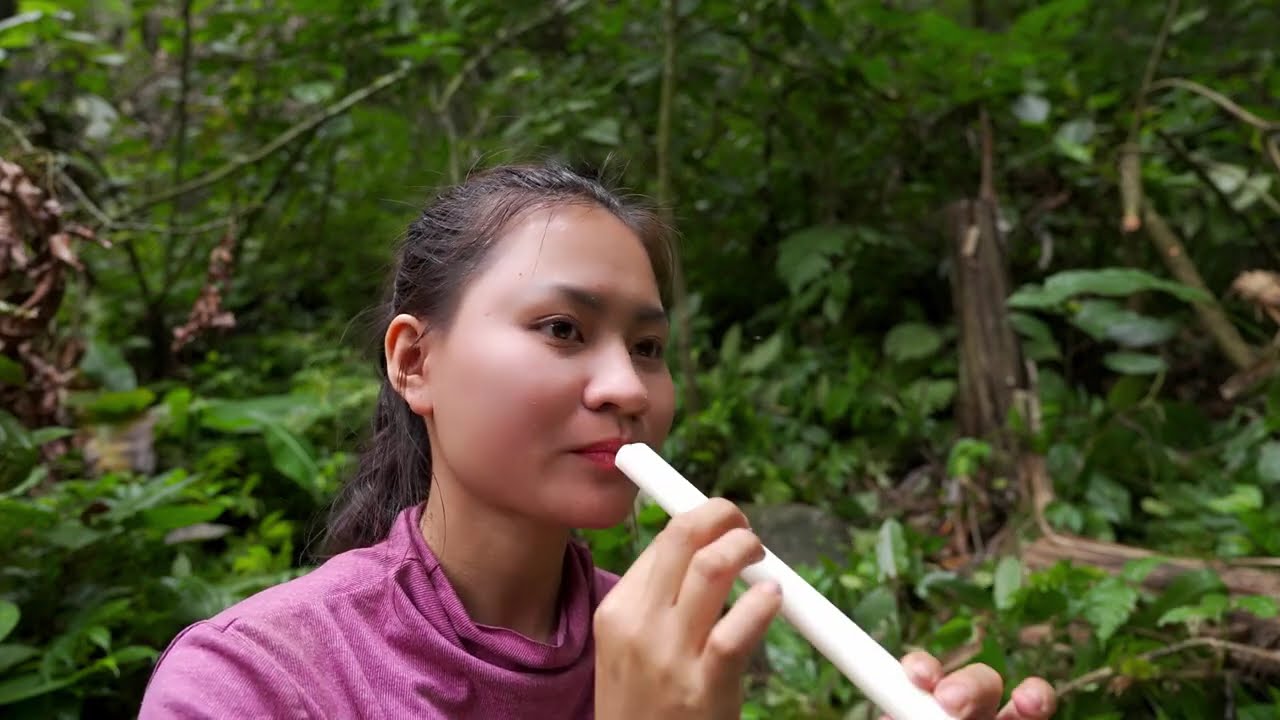 Beautiful 19 Year Old Girl Takes on Survival Challenge Alone In The Rainforest