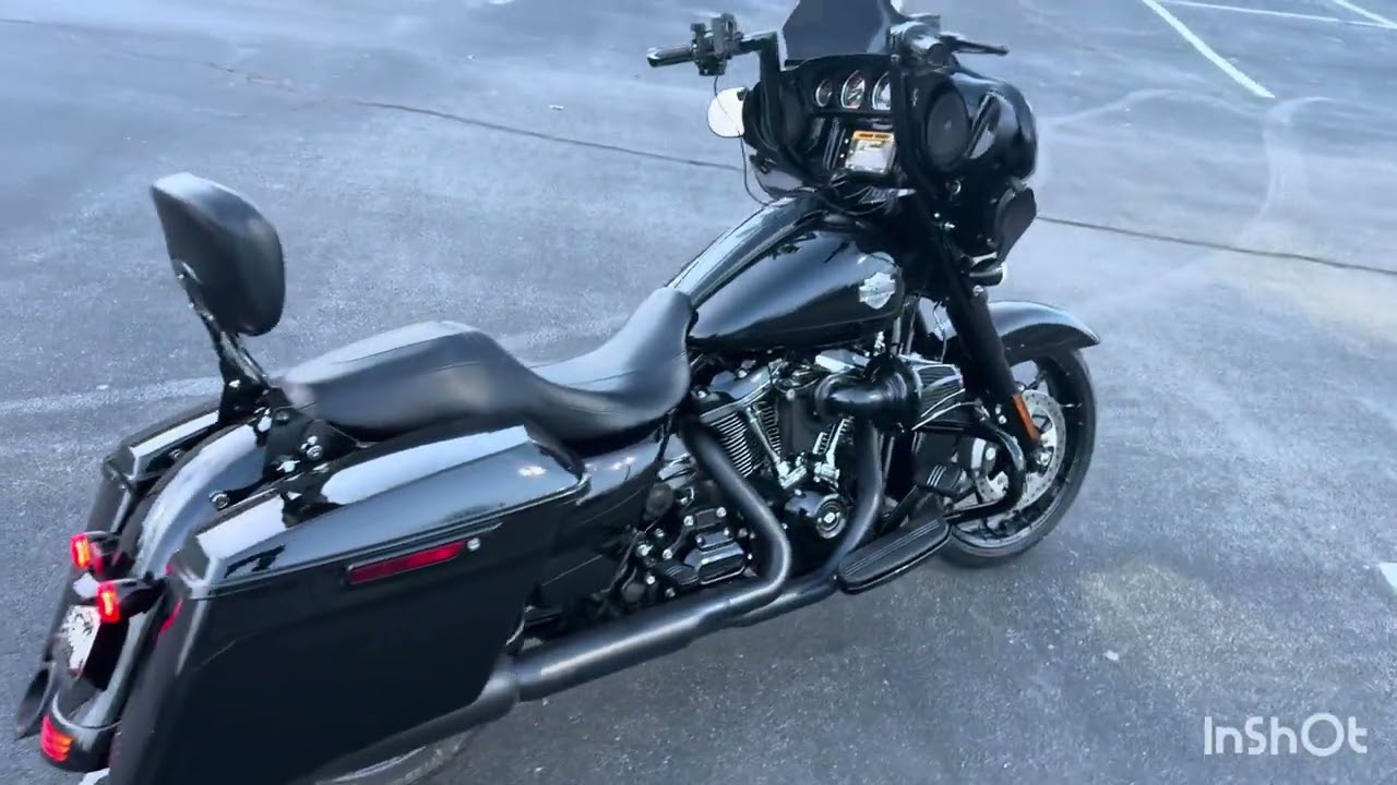 2021 Harley Davidson Street Glide Special 8400 mi - $18.5k