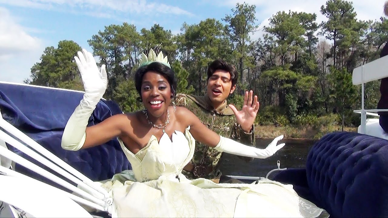 Mardi Gras Parade at Disney's Port Orleans French Quarter 2015 with Princess Tiana and Naveen