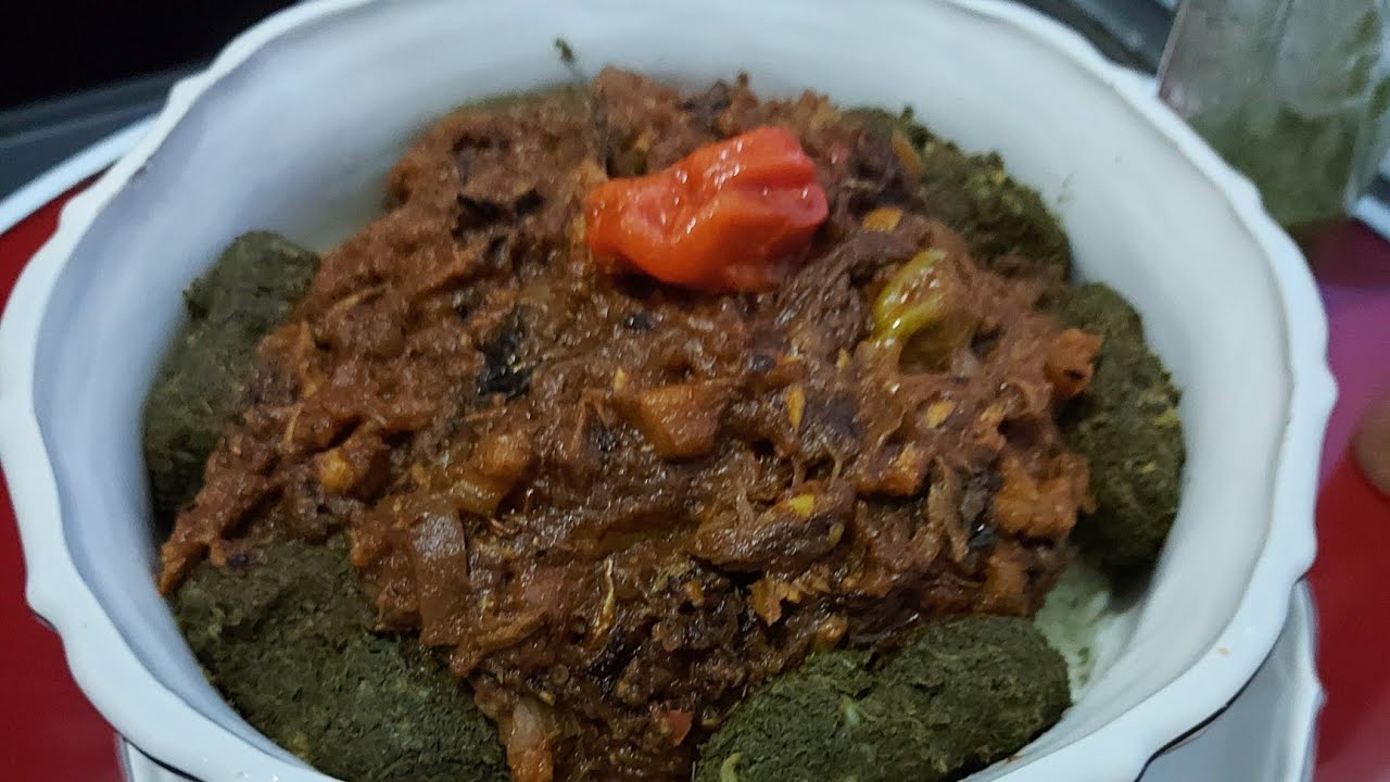 Lafidi de feuilles de manioc ( MADOUKOUI) Recettes de GUINÉE 🇬🇳