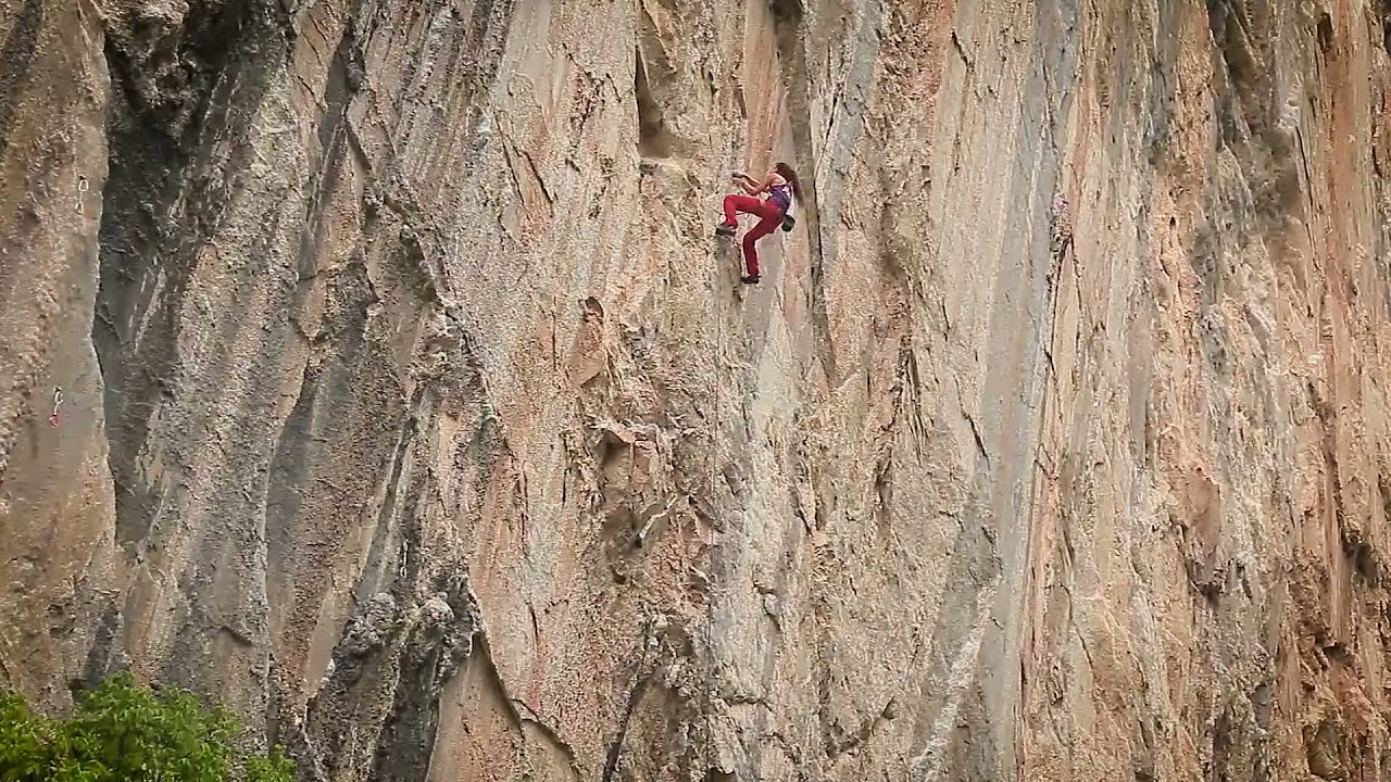 Ayotzinapa 5.13b / 7c+ with Larisa in El Salto