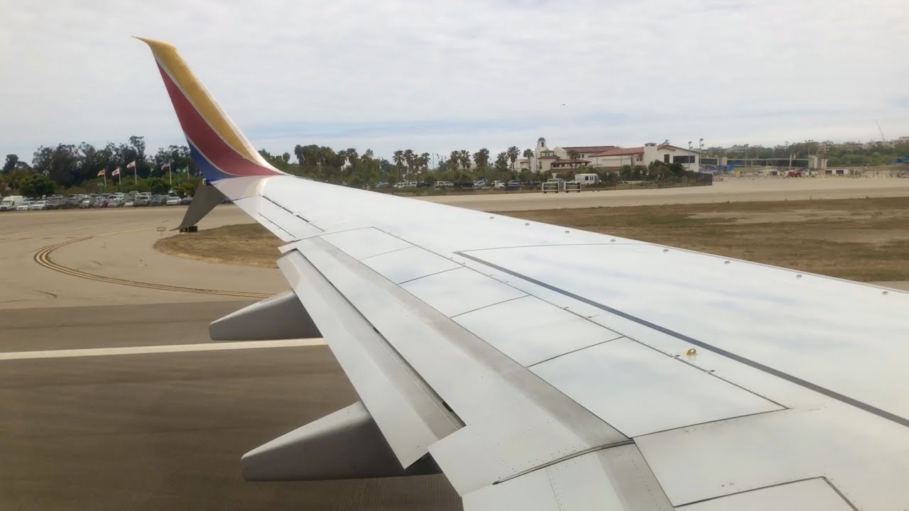 Southwest Boeing 737-700 | Overcast Takeoff from Santa Barbara (SBA)