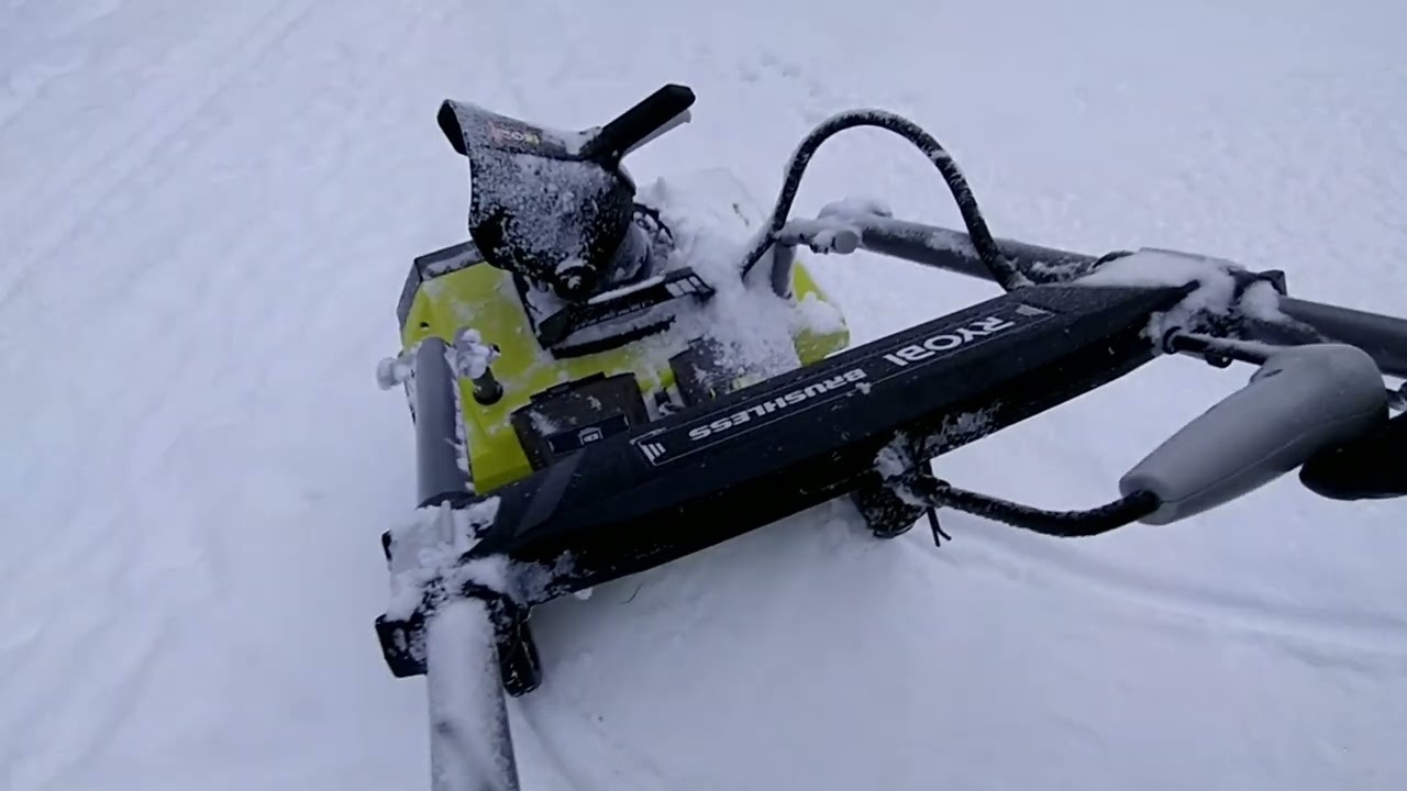 Ryobin akkukäyttöinen lumilinko
