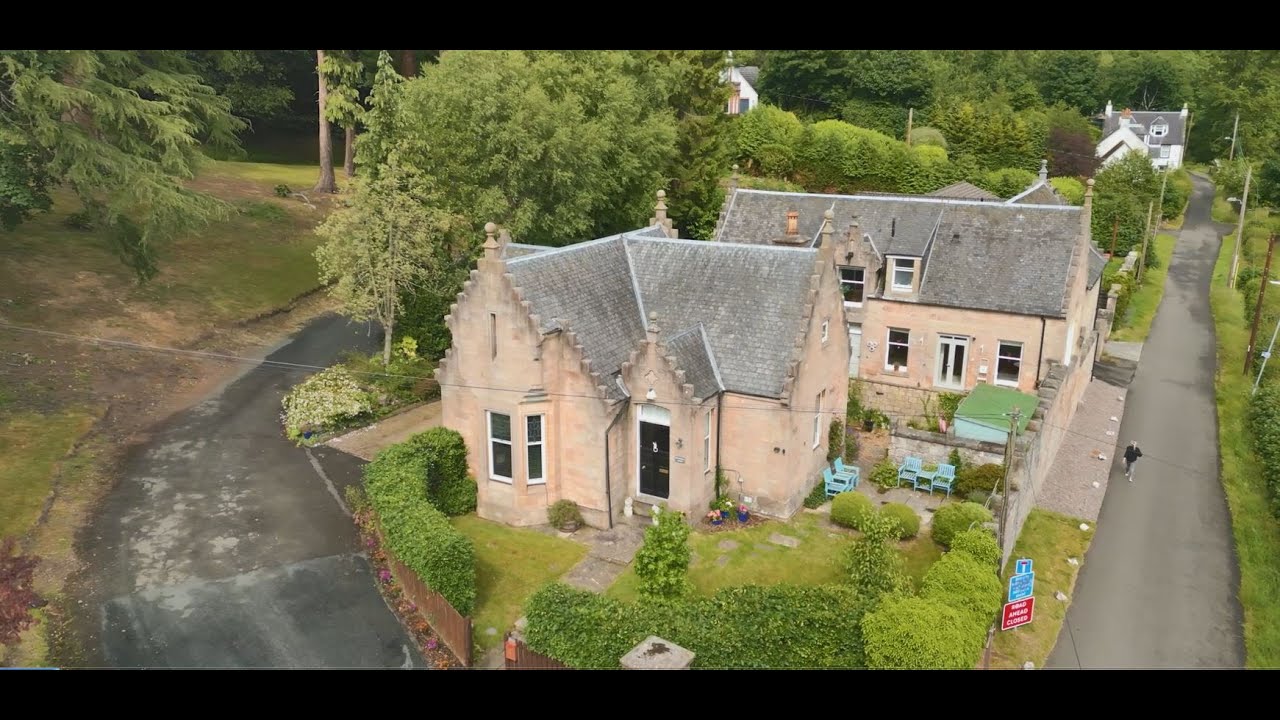 Broomhall Lodge, Long Row, Menstrie, Stirling