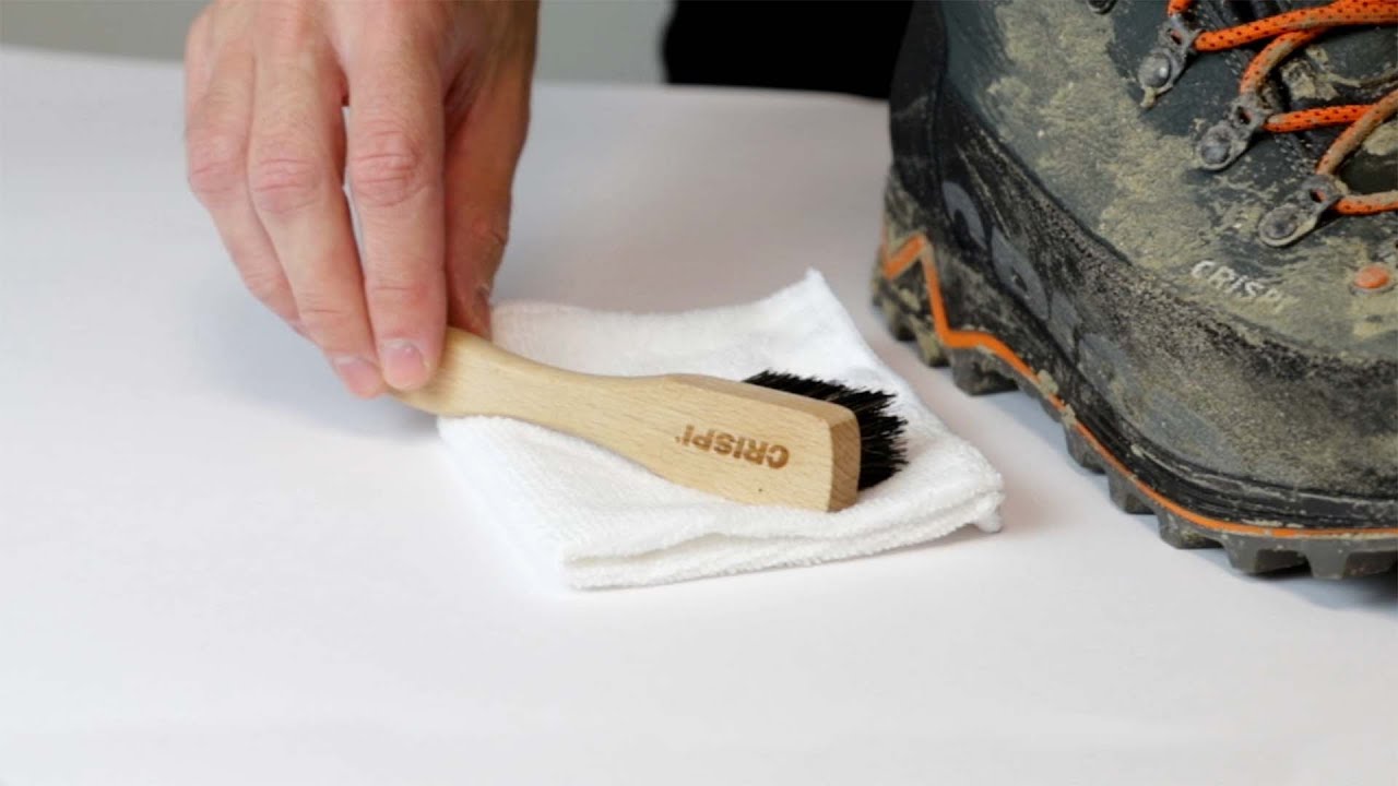 Care & Maintenance - How to clean your FUTURA CX GTX&reg;