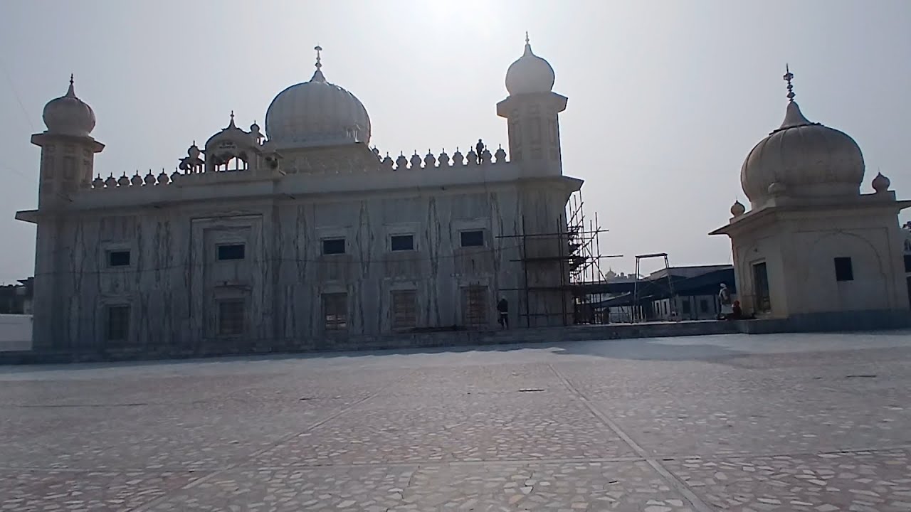 Maalik ek tu hi mera apna baki .....