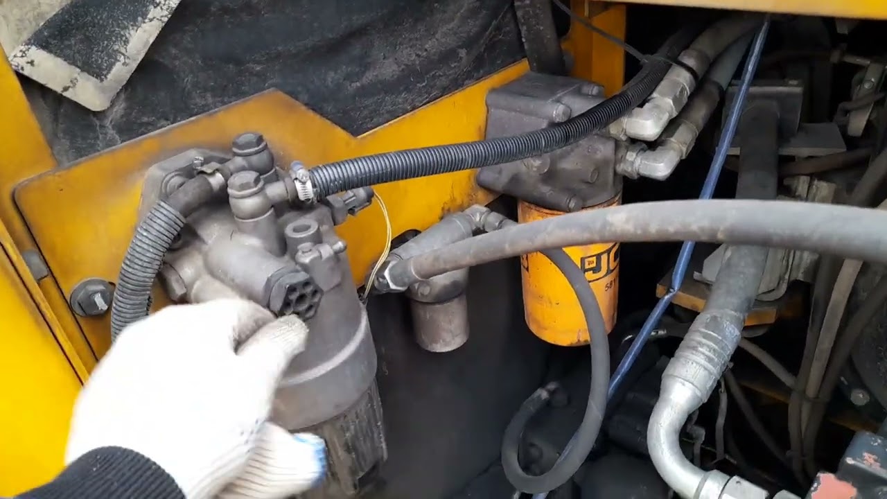 Экскаватор глохнет на полной мощности.  JCB 330