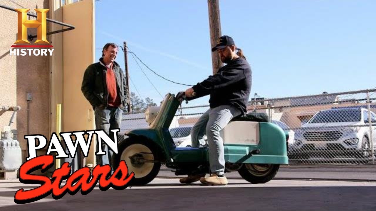 Chum's TOUGH DEAL for a '62 HARLEY-DAVIDSON SCOOTER (Season 18) | Pawn Stars