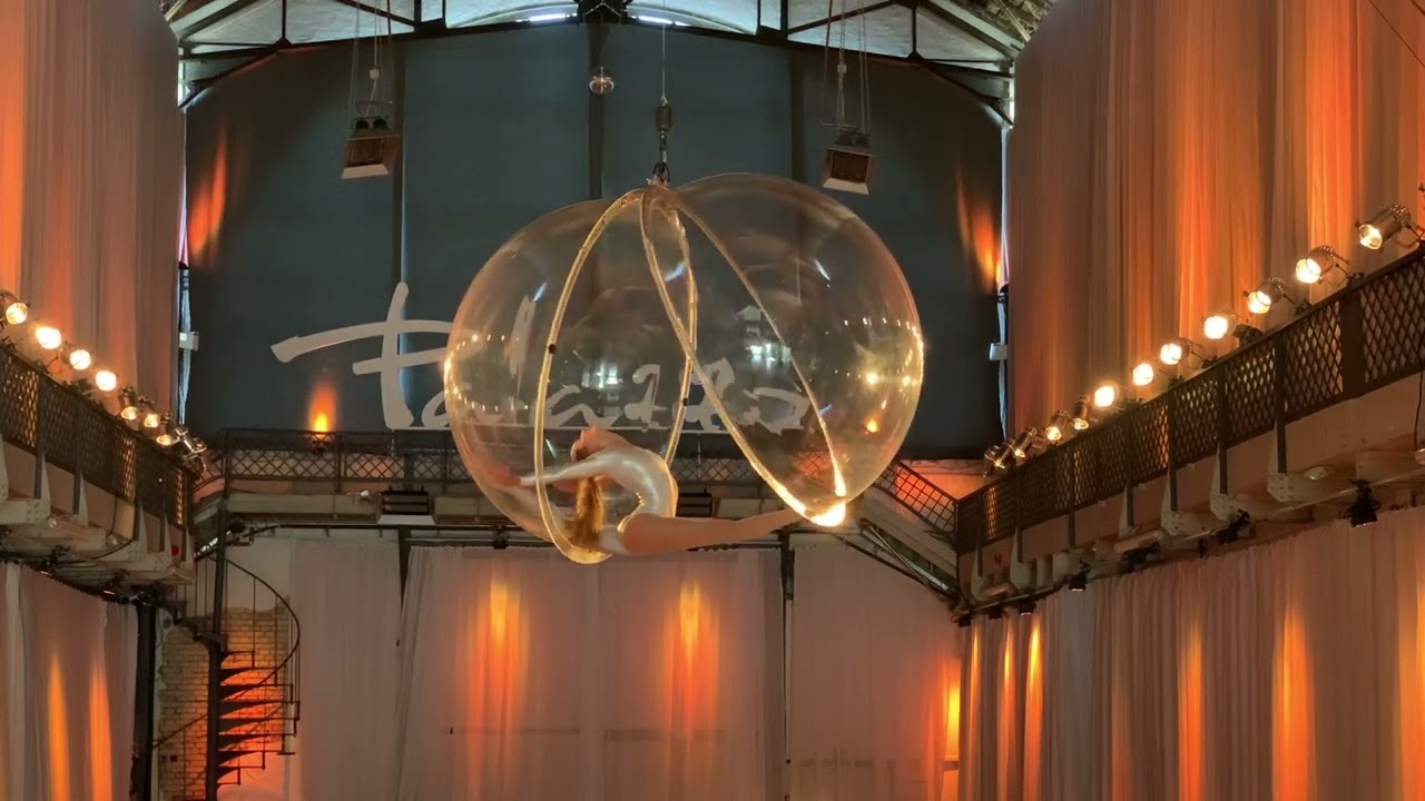 Aerial Sphere - Luftkugel - Vanessa Sweekhorst