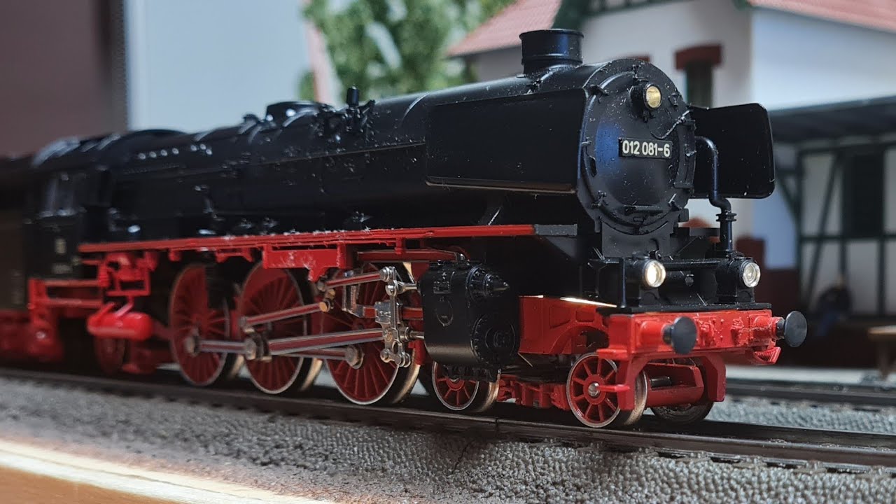 Märklin 3310 DB 012 081-6 mit ESU Loksound 5