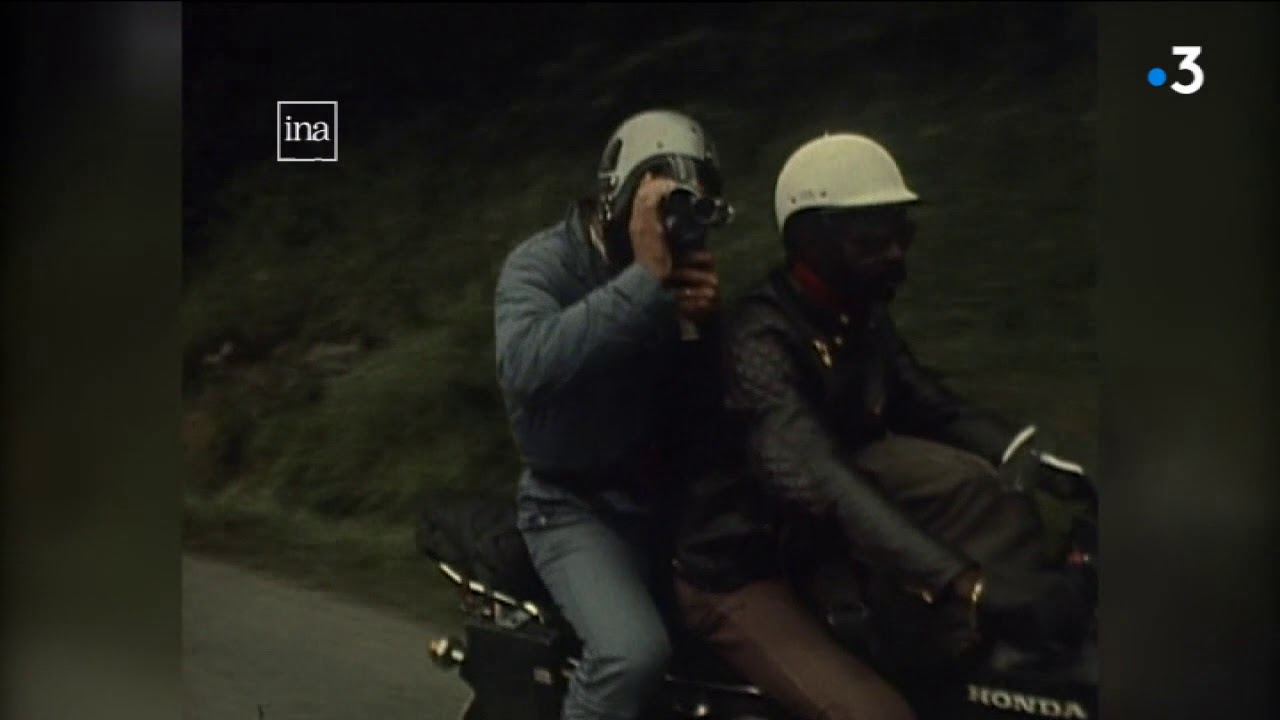 Les archives du Tour : le journaliste et le gendarme !