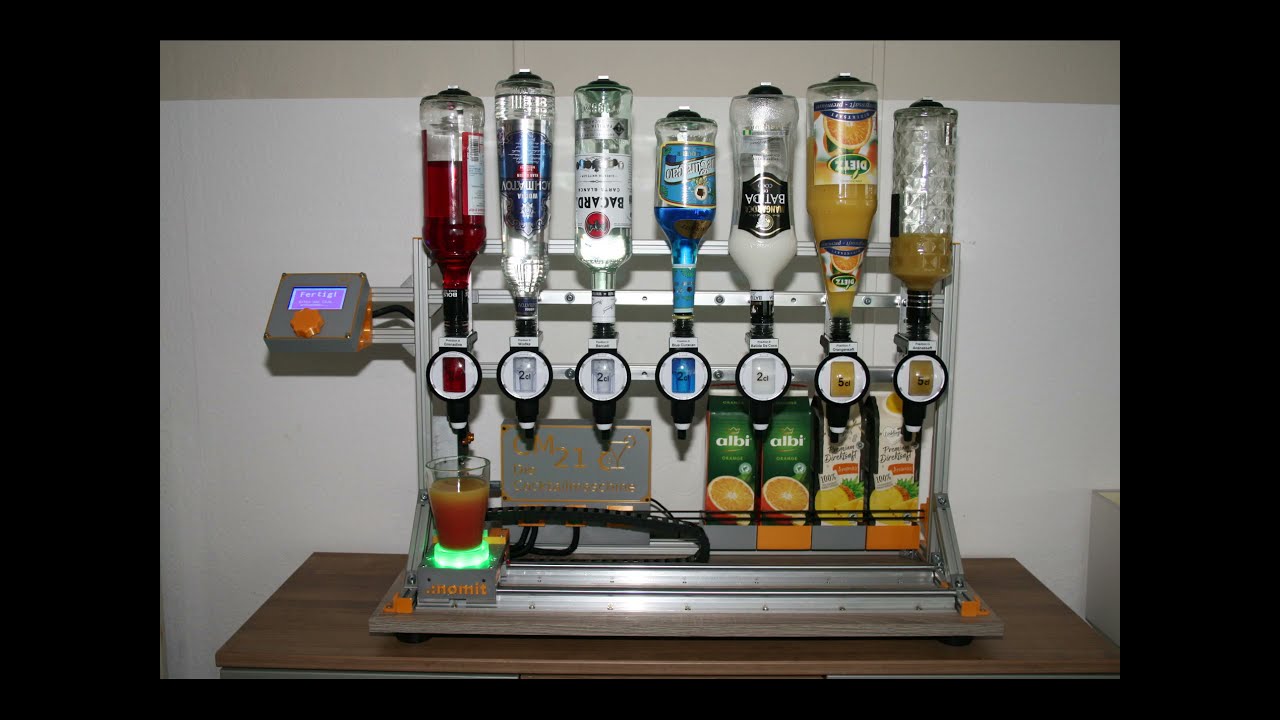 Die Cocktailmaschine CM21 in Aktion