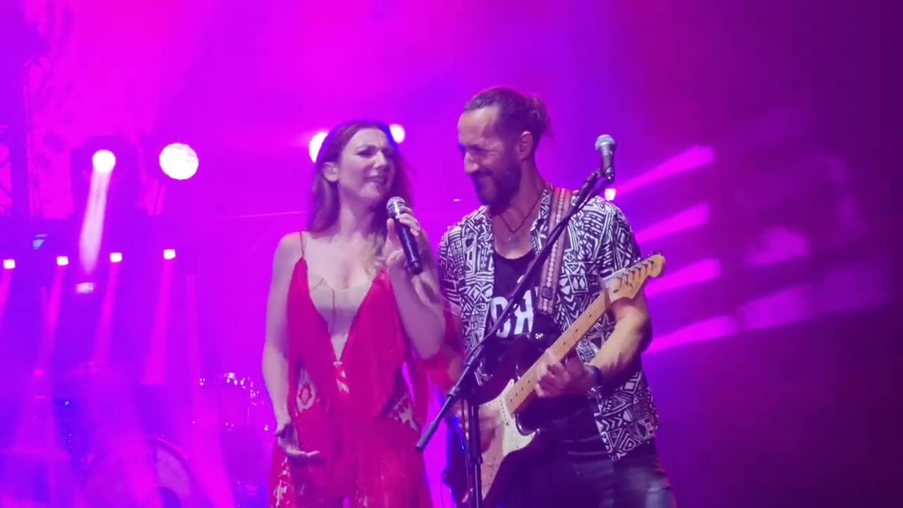 R&uacute;zsa Magdolna Adu&aacute;sz & Rosszl&aacute;ny & Zenekar bemutat&aacute;sa 2022 Debrecen