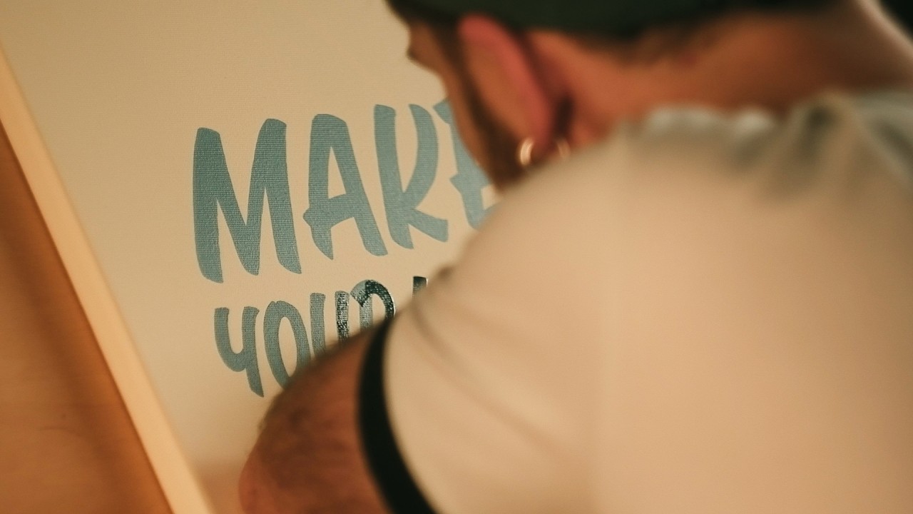How I’m Learning Sign Painting | From Practice Strokes to First Finished Piece