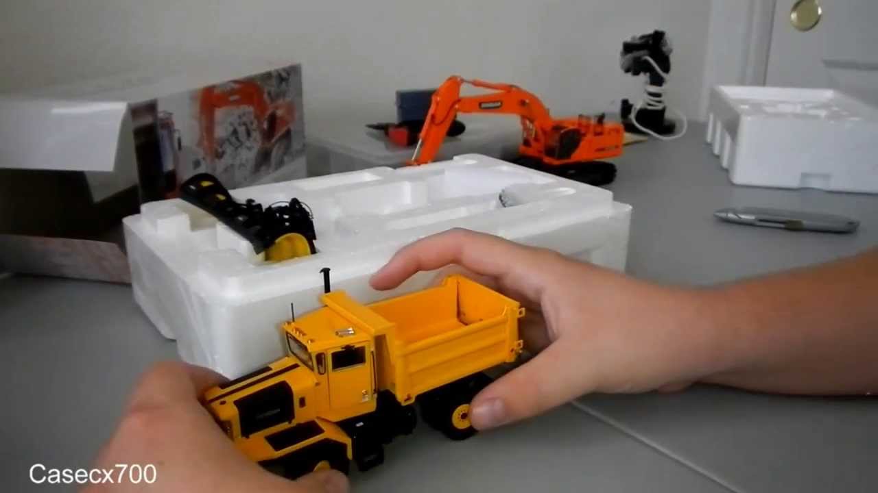 Unboxing the 1:50 Scale Doosan DX700 Excavator