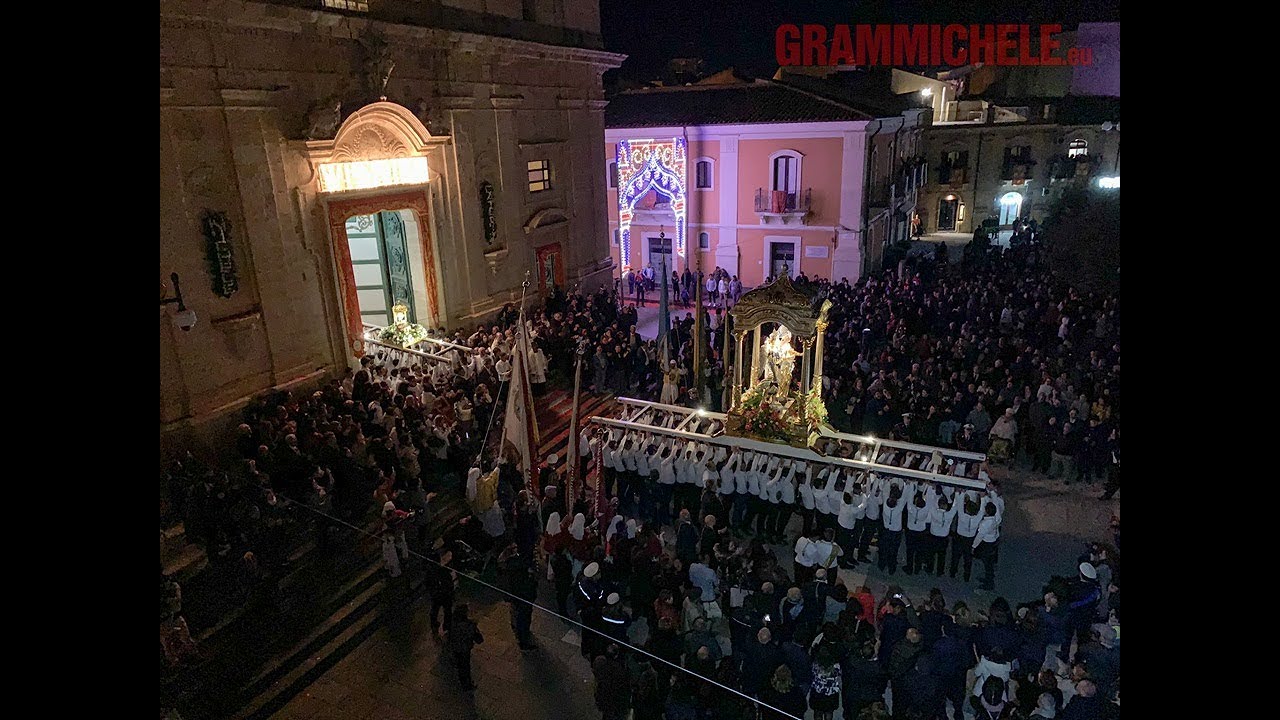 Festeggiamenti dei SS. PATRONI di Grammichele 2019 - L'inno, l'alzata e i finti rientri