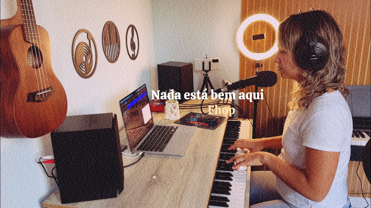 Nada está bem aqui | Caroline Novaes | Cover