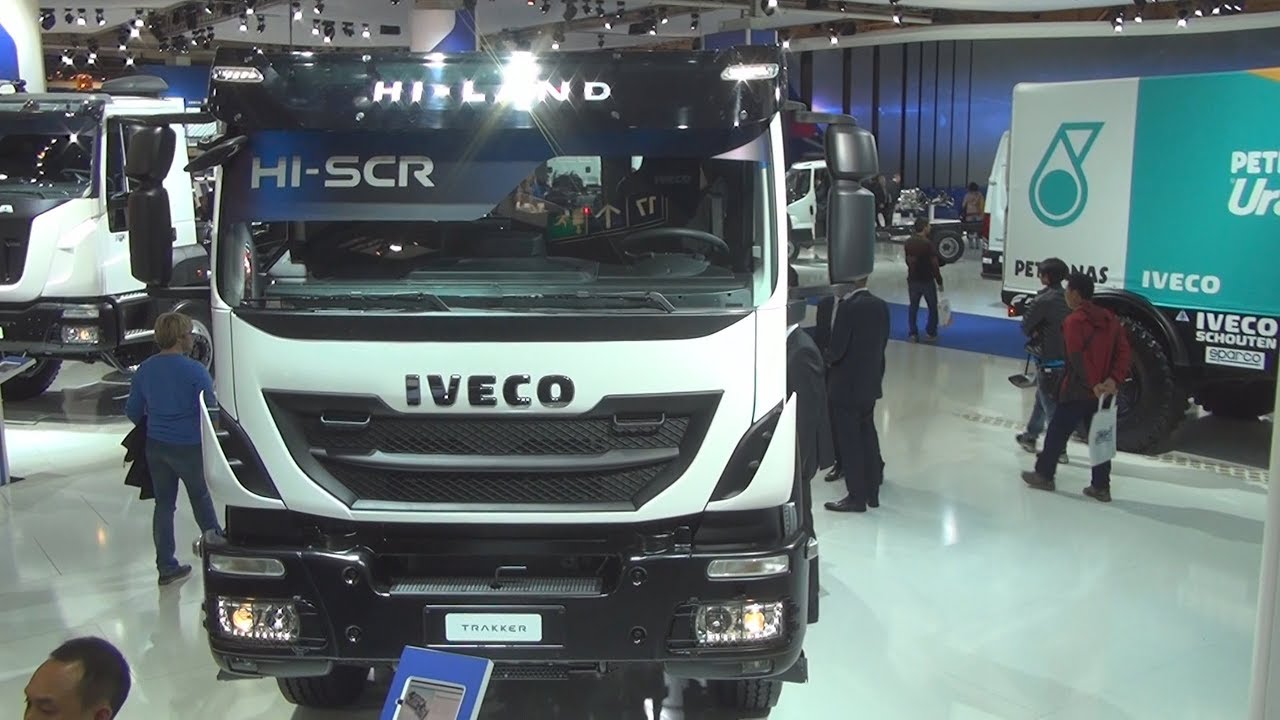 Iveco Trakker AD340T36B Exterior and Interior