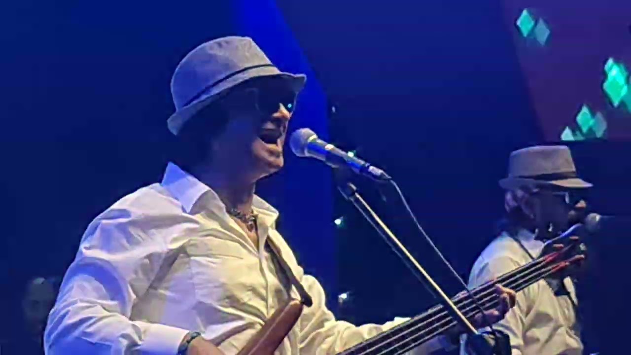Dhiki dhiki - Miles Live