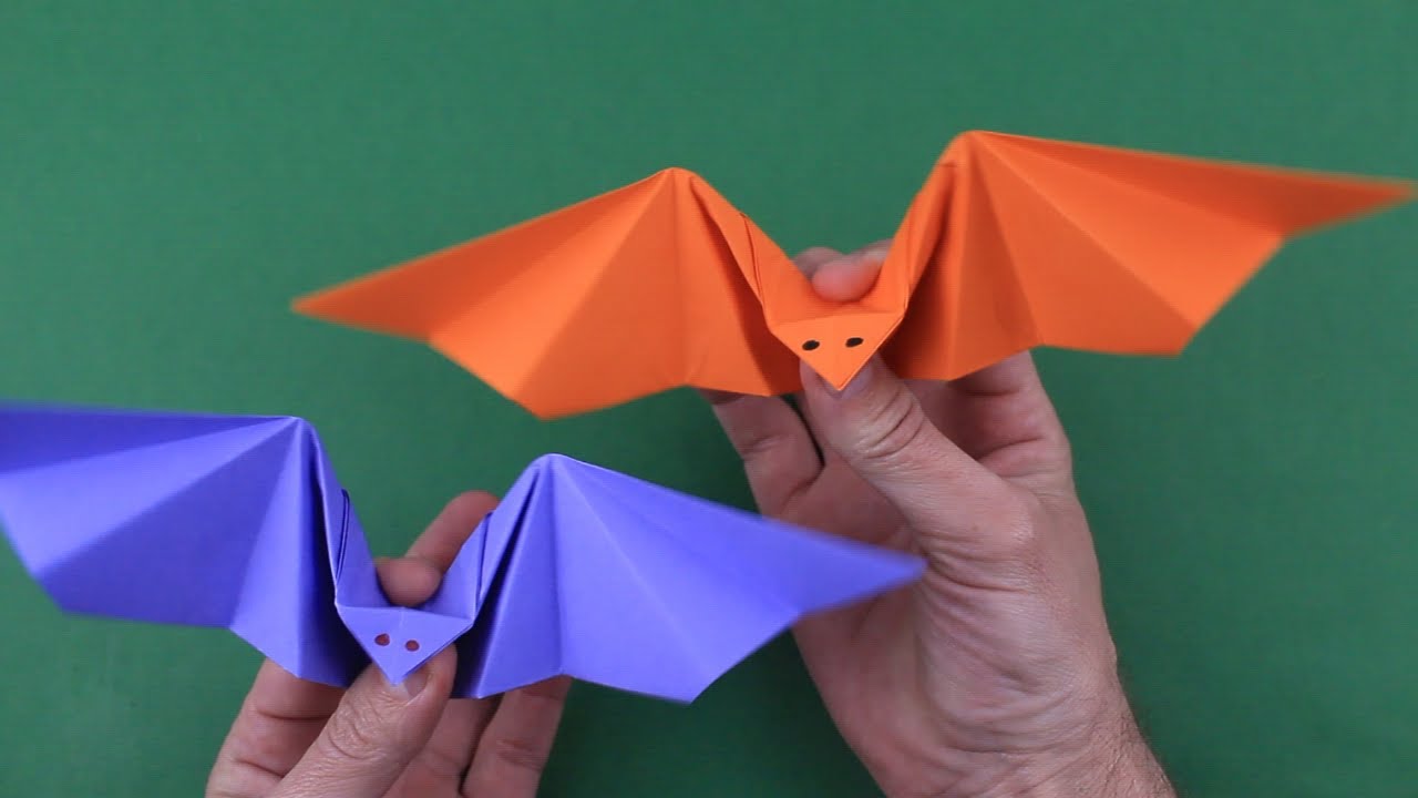 Cómo hacer un murciélago de papel que agita sus alas