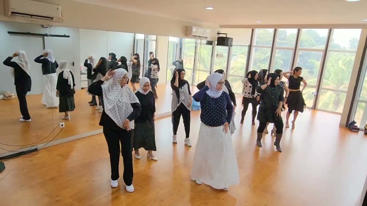 Summer night Cha Cha Line Dance