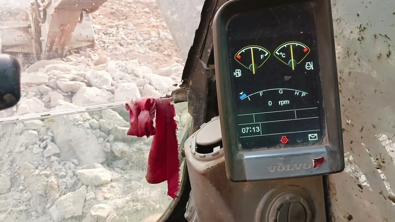 Volvo 480 cabin review.#volvo480 excavator cabin review