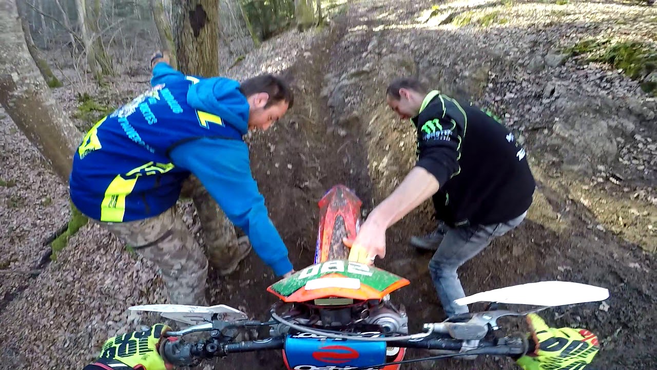 FAIRE UN ENDURO  DE LIGUE AUVERGNE EN 50CC !