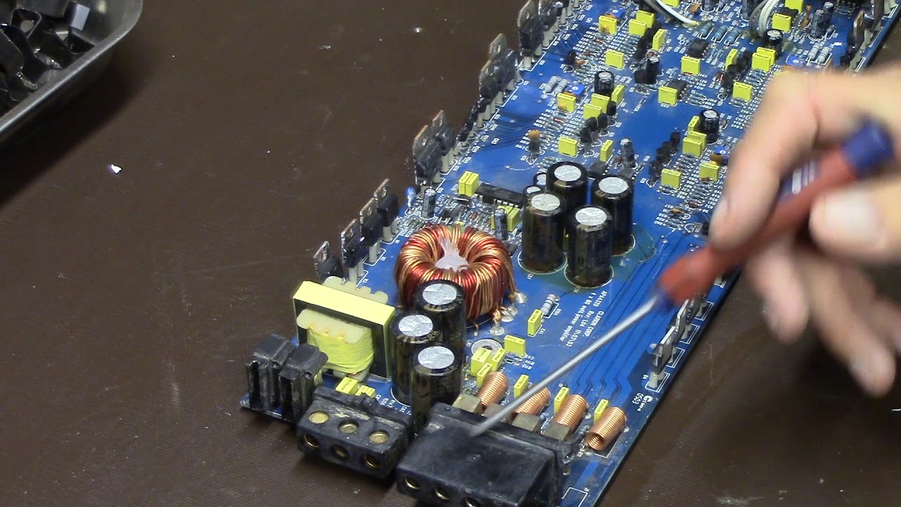 Clarion Amplifier - Teardown