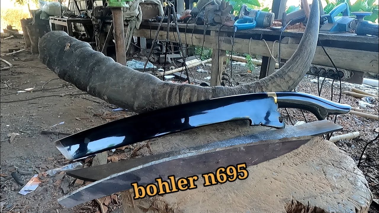 tanduk bengkok jadi lurus!! rahasia membuat sarung  golok dari bahan tanduk yang bengkok