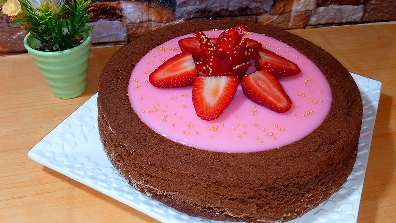 كيك المول العجيب Strawberry cake/بالفرولة بكريمة لذيذة بشكل راقي سهل سريع و اقتصادي و مذاق ولا أروع